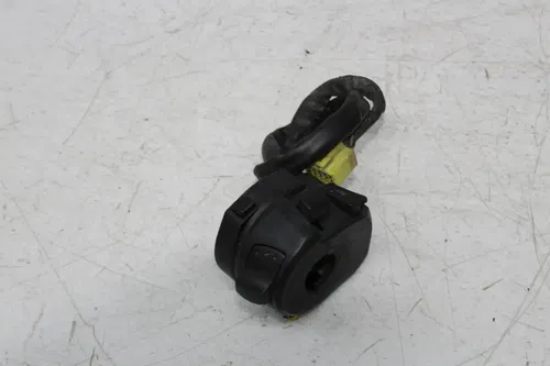 05-06 SUZUKI GSXR1000 LEFT RIGHT CONTROL SWITCH SWITCHES ON OFF TURN SIGNAL