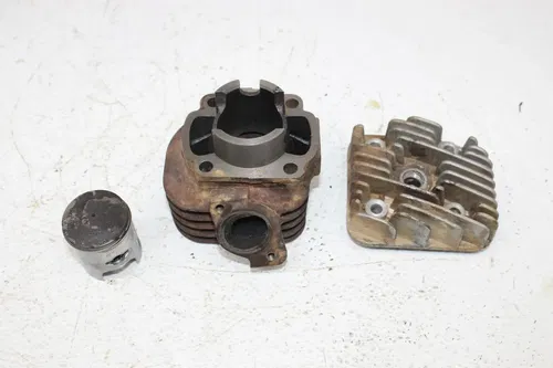 01 POLARIS SCRAMBLER 90 ENGINE TOP END CYLINDER HEAD W/ PISTON CYLINDER & PISTON