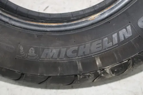 MICHELIN COMMANDER II 170/80 B15 M/C 77H REAR BACK TIRE (TREAD:7/32NDS)