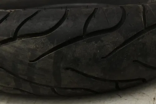 MICHELIN COMMANDER II 170/80 B15 M/C 77H REAR BACK TIRE (TREAD:7/32NDS)