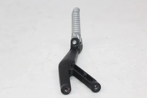 20-24 Yamaha Yzf R1 right rear back passenger foot peg bracket mount (read)