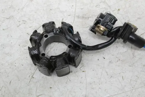 04 HONDA CRF250R STATOR MAGNETO GENERATOR ALTERNATOR FLYWHEEL FLY WHEEL