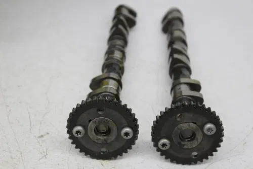 04 TRIUMPH DAYTONA 600 ENGINE TOP END CYLINDER HEAD CAMS VALVES COVER