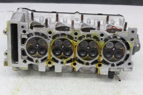 04 TRIUMPH DAYTONA 600 ENGINE TOP END CYLINDER HEAD CAMS VALVES COVER