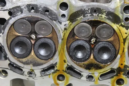 04 TRIUMPH DAYTONA 600 ENGINE TOP END CYLINDER HEAD CAMS VALVES COVER