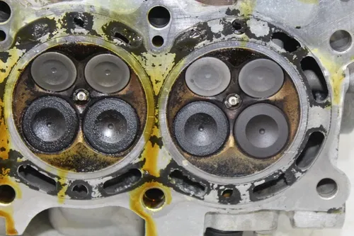 04 TRIUMPH DAYTONA 600 ENGINE TOP END CYLINDER HEAD CAMS VALVES COVER