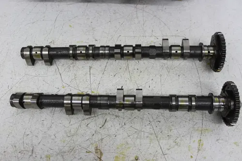 04 TRIUMPH DAYTONA 600 ENGINE TOP END CYLINDER HEAD CAMS VALVES COVER
