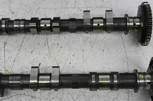 04 TRIUMPH DAYTONA 600 ENGINE TOP END CYLINDER HEAD CAMS VALVES COVER