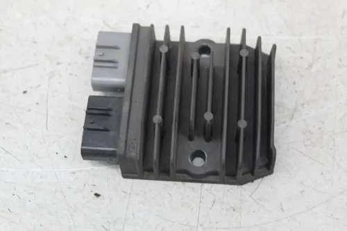 18 YAMAHA XSR700 RECTIFIER VOLTAGE REGULATOR