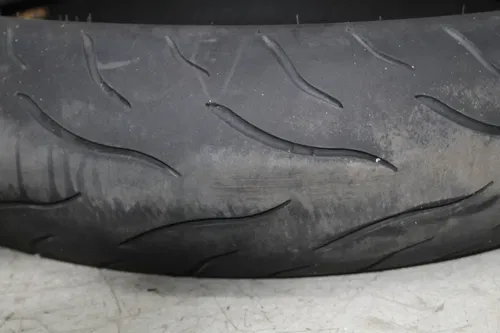 KENDA KM1 ST ROAD 120/70 ZR17 M/C (58W) FONT TIRE (TREAD:4/32NDS)