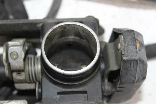 1985 KAWASAKI GPZ550 ZX550A THROTTLE BODY BODIES RAIL INJECTORS TPS