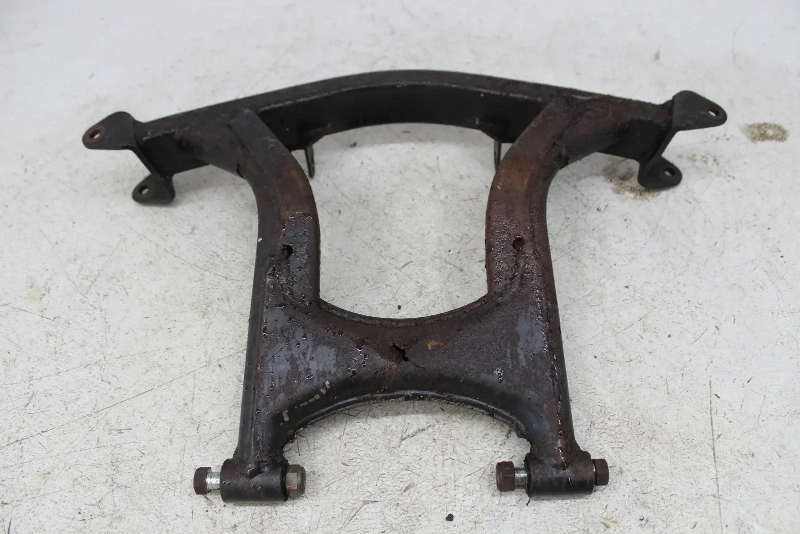 1988 YAMAHA CHAMP 100 YFM100 REAR AXLE BACK WHEEL PIVOT BOLT AXEL SHAFT