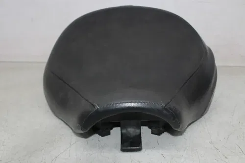 06 SUZUKI BOULEVARD C50 FRONT DRIVERS SEAT (SEE DESCP)