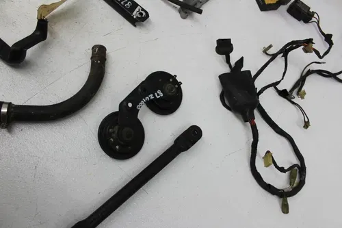86-06 KAWASAKI CONCOURS 1000 ZG1000A PARTS AND HARDWARE SHOCK ELETRICAL