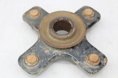 16 Can-am Commander 800r Xt  rear back left Wheel Hub