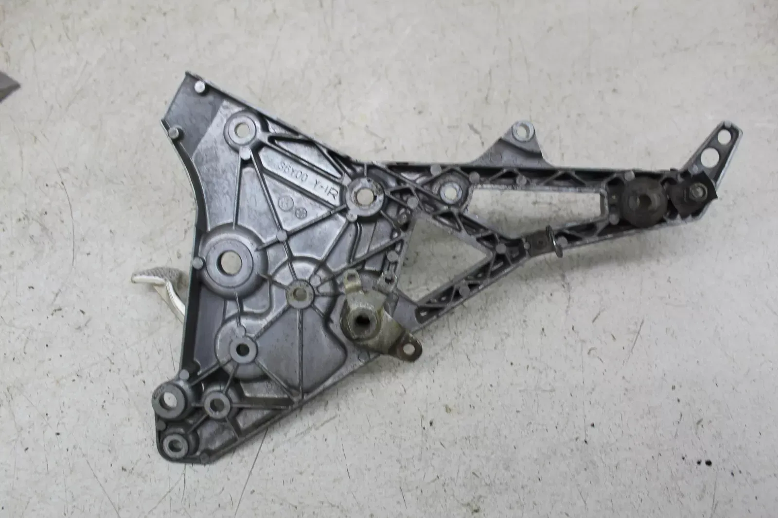 86-87 YAMAHA FJ1200 LEFT RIGHT REAR BACK PASSENGER PEG SET PAIR MOUNT