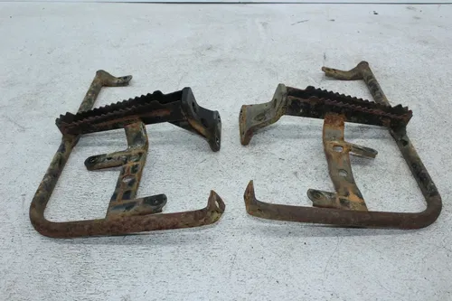 03-07 SUZUKI EIGER 400 LTA400F 4X4 AUTO LEFT RIGHT FOOTWELL SUPPORT BRACKETS