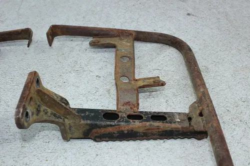 03-07 SUZUKI EIGER 400 LTA400F 4X4 AUTO LEFT RIGHT FOOTWELL SUPPORT BRACKETS