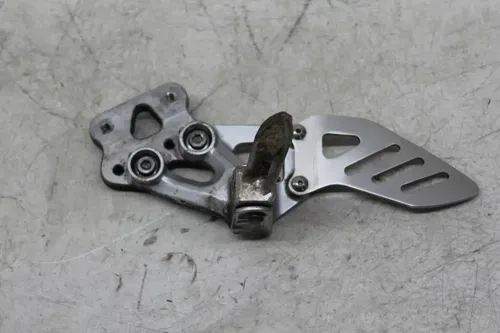 06-07 SUZUKI GSXR750 LEFT REARSET REAR SET DRIVER FOOT PEG REST STOP