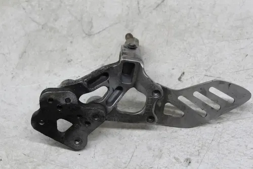06-07 SUZUKI GSXR750 LEFT REARSET REAR SET DRIVER FOOT PEG REST STOP