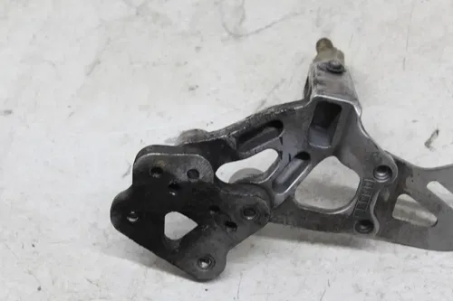 06-07 SUZUKI GSXR750 LEFT REARSET REAR SET DRIVER FOOT PEG REST STOP