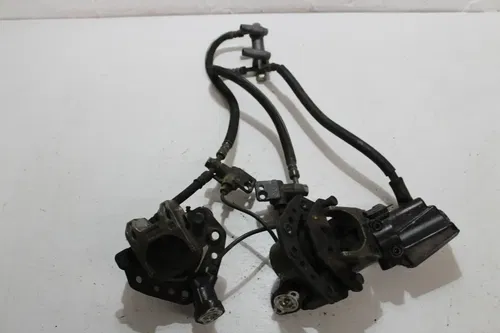 1984 KAWASAKI NINJA 900R ZX900A FRONT BRAKE CALIPER PAIR CALIPERS MASTER