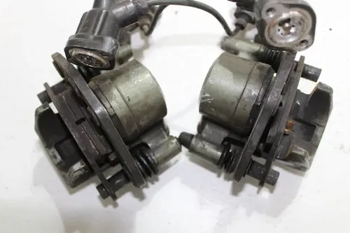 1984 KAWASAKI NINJA 900R ZX900A FRONT BRAKE CALIPER PAIR CALIPERS MASTER
