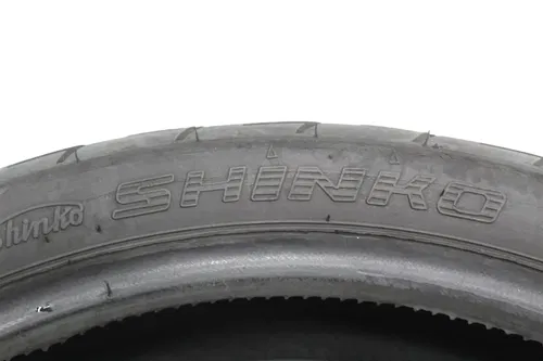 SHINKO 120/70 ZR17 M/C 58W F009RR FRONT TIRE (TREAD:4/32NDS)