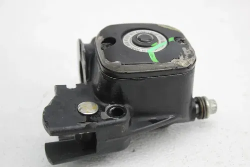 00-06 HARLEY-DAVIDSON ROAD KING CLASSIC FLHRCI FRONT BRAKE MASTER CYLINDER