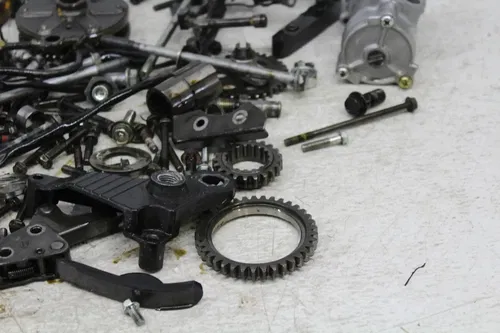 90 KAWASAKI CONCOURS 1000 ZG1000A ENGINE PARTS HARDWARE NUTS BOLTS STARTER PUMP
