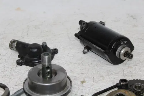90 KAWASAKI CONCOURS 1000 ZG1000A ENGINE PARTS HARDWARE NUTS BOLTS STARTER PUMP
