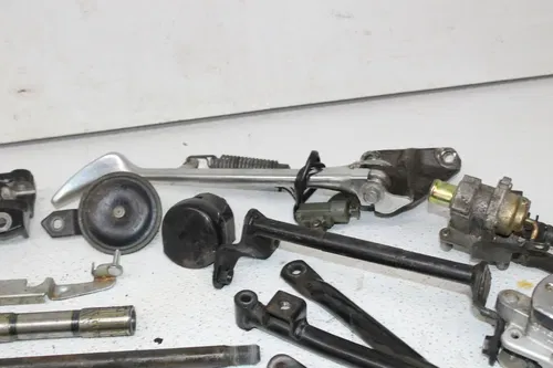 1999 YAMAHA V STAR 1100 XVS1100 CUSTOM PARTS AND HARDWARE NUTS BOLTS
