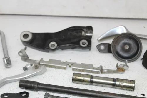 1999 YAMAHA V STAR 1100 XVS1100 CUSTOM PARTS AND HARDWARE NUTS BOLTS