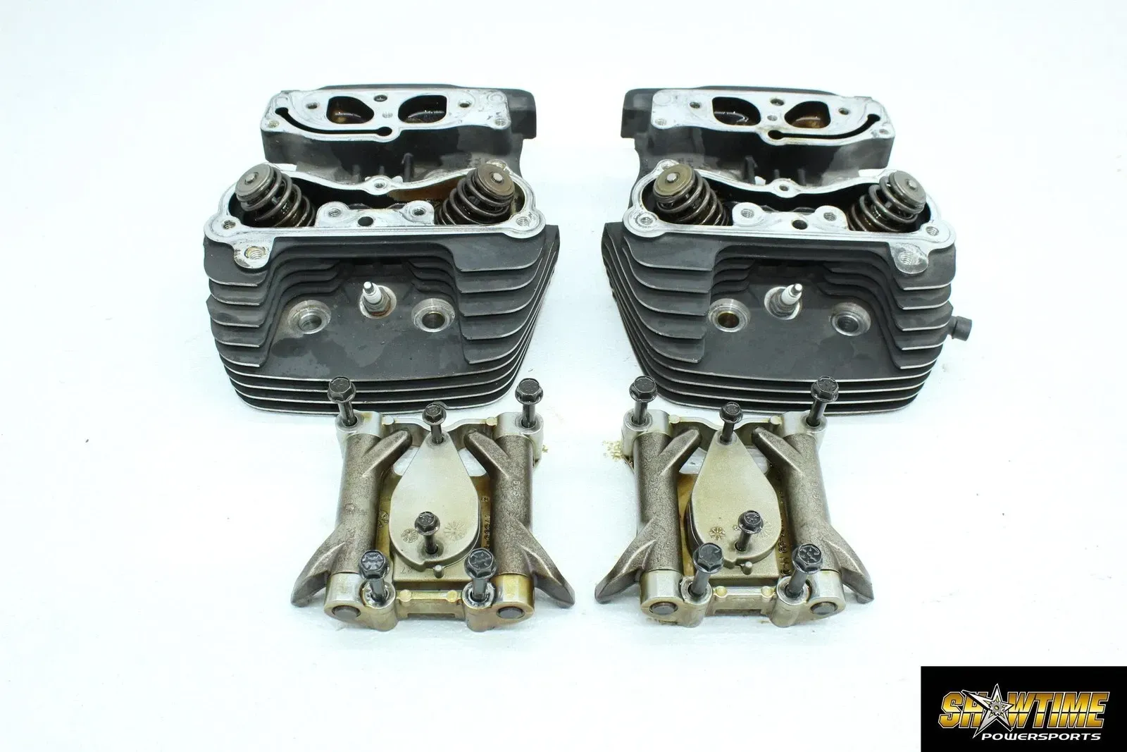 01-06 HARLEY-DAVIDSON HERITAGE SOFTAIL FLSTCI 88CI ENGINE CYLINDER HEAD PAIR