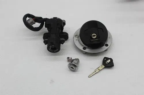 17-23 SUZUKI GSXR1000 IGNITON GAS CAP KEY SEAT LOCK SET