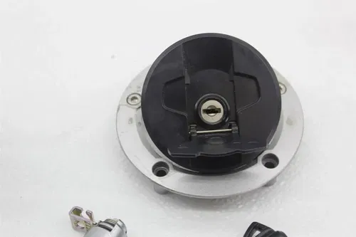 17-23 SUZUKI GSXR1000 IGNITON GAS CAP KEY SEAT LOCK SET