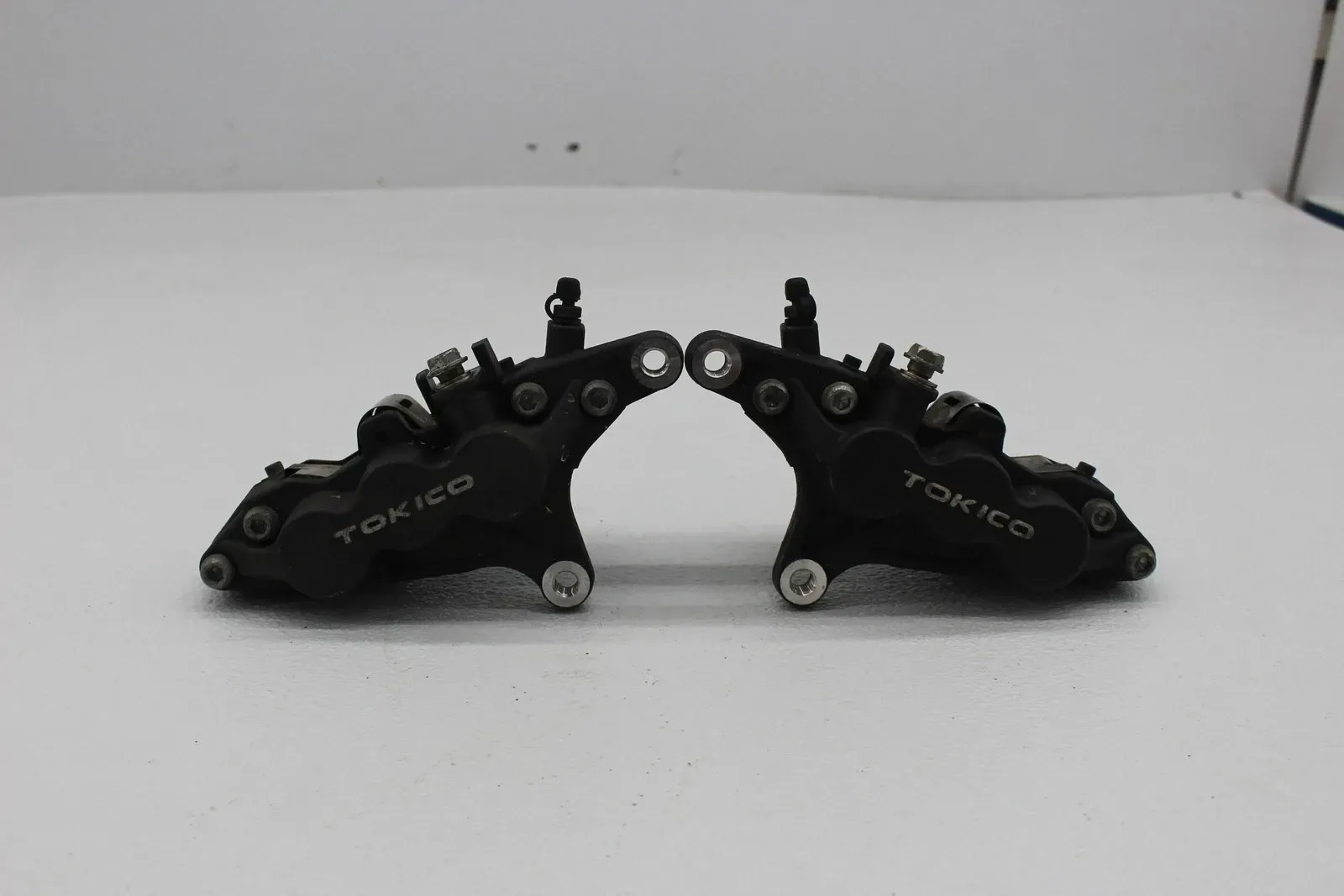 96-03 KAWASAKI NINJA ZX7R TOKICO RIGHT LEFT FRONT BRAKE CALIPER SET PAIR CALIPER