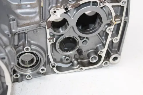 1992 KAWASAKI ZEPHYR 750 ZR750C ENGINE MOTOR CRANKCASE CRANK CASES BLOCK