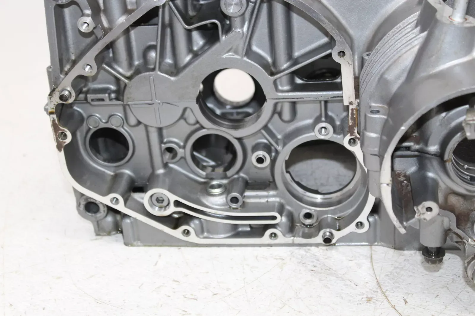 1992 KAWASAKI ZEPHYR 750 ZR750C ENGINE MOTOR CRANKCASE CRANK CASES BLOCK