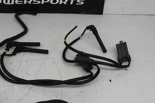 1998 KAWASAKI NINJA ZX6 ZX600E PARTS LOT NUTS BOLTS COIL HORN TURN SIGNAL