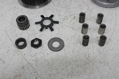 96-03 KAWASAKI NINJA ZX7R CLUTCH BASKET HUB