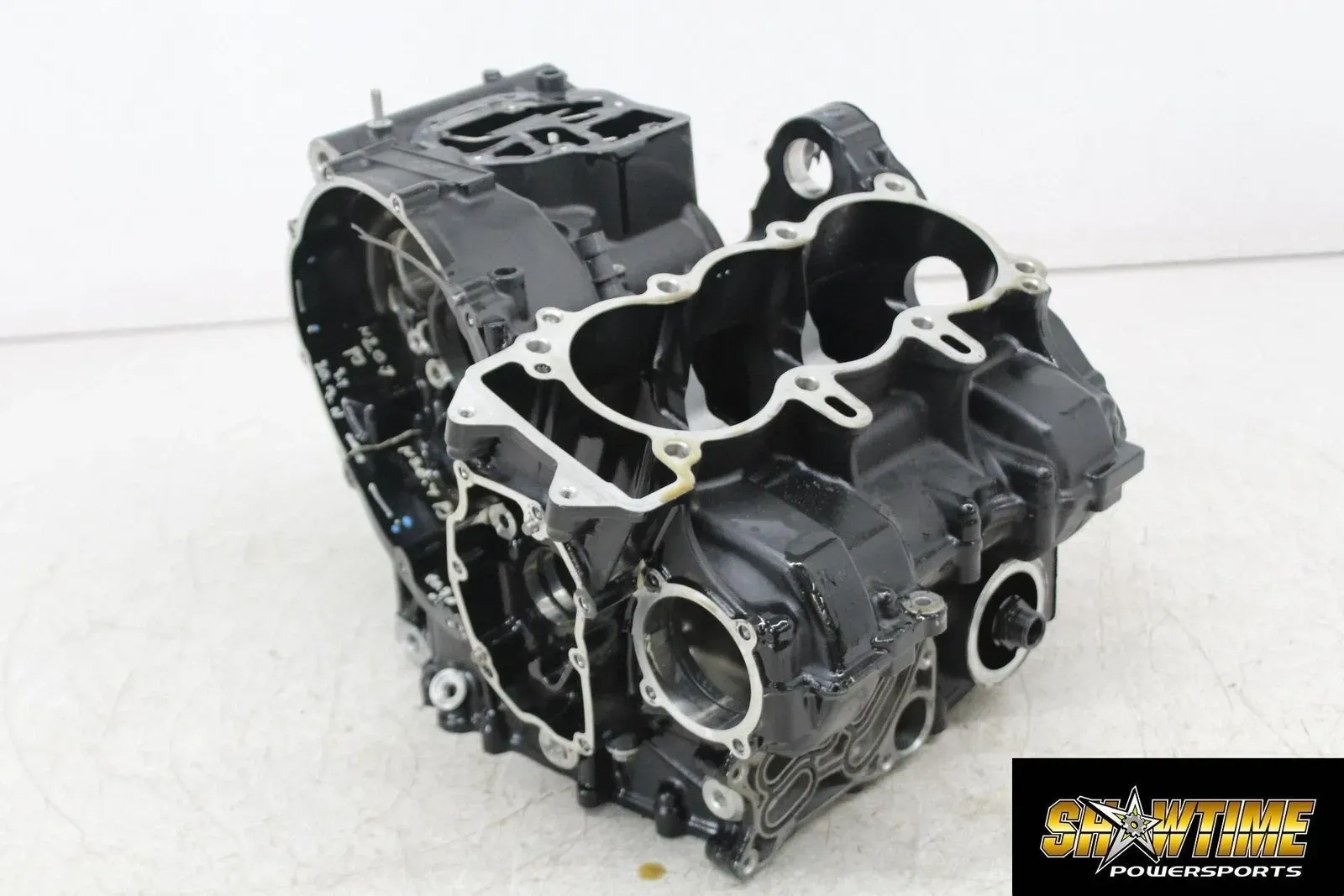 22 TRIUMPH STREET TRIPLE RS ENGINE MOTOR CRANKCASE CRANK CASES BLOCK