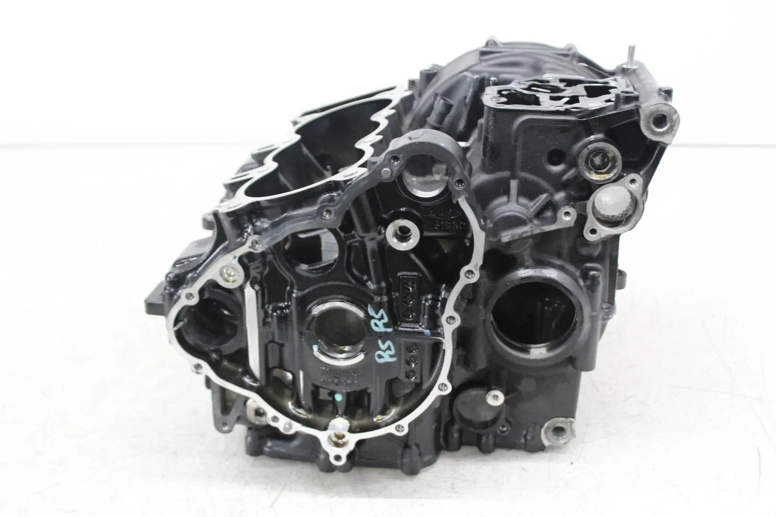 22 TRIUMPH STREET TRIPLE RS ENGINE MOTOR CRANKCASE CRANK CASES BLOCK