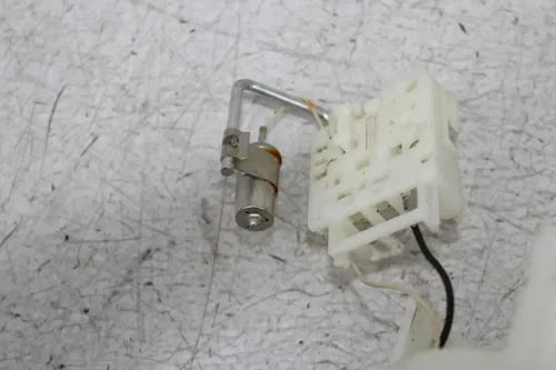 03-05 YAMAHA YZF R6 FUEL PUMP GAS PETROL SENDER UNIT
