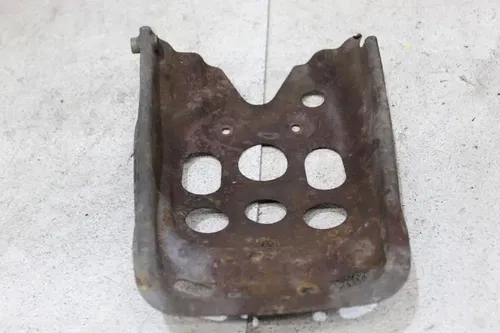 82-83 YAMAHA XT550 REAR BACK FENDER COWL FAIRING BRACKET