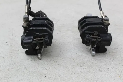 06 TRIUMPH SPEEDMASTER RIGHT LEFT FRONT BRAKE CALIPER SET PAIR CALIPERS