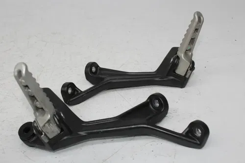 19-23 KAWASAKI Z400 ER400 REAR BACK PASSENGER PEG SET PAIR