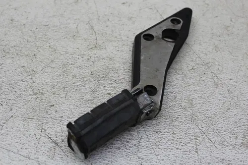 1986 YAMAHA RADIAN 600 YX600 REAR BACK PASSENGER PEG SET PAIR
