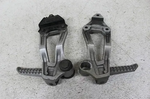 1989 KAWASAKI NINJA ZX10 ZX1000B REAR BACK PASSENGER PEG SET PAIR