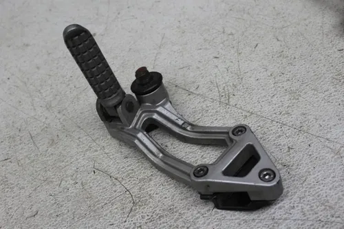 1989 KAWASAKI NINJA ZX10 ZX1000B REAR BACK PASSENGER PEG SET PAIR